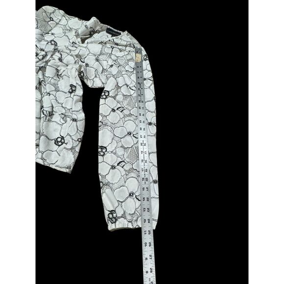 Lane Bryant 2021 Black & WHite Lace Floral Blouse, SIZE 16 - Picture 6 of 9